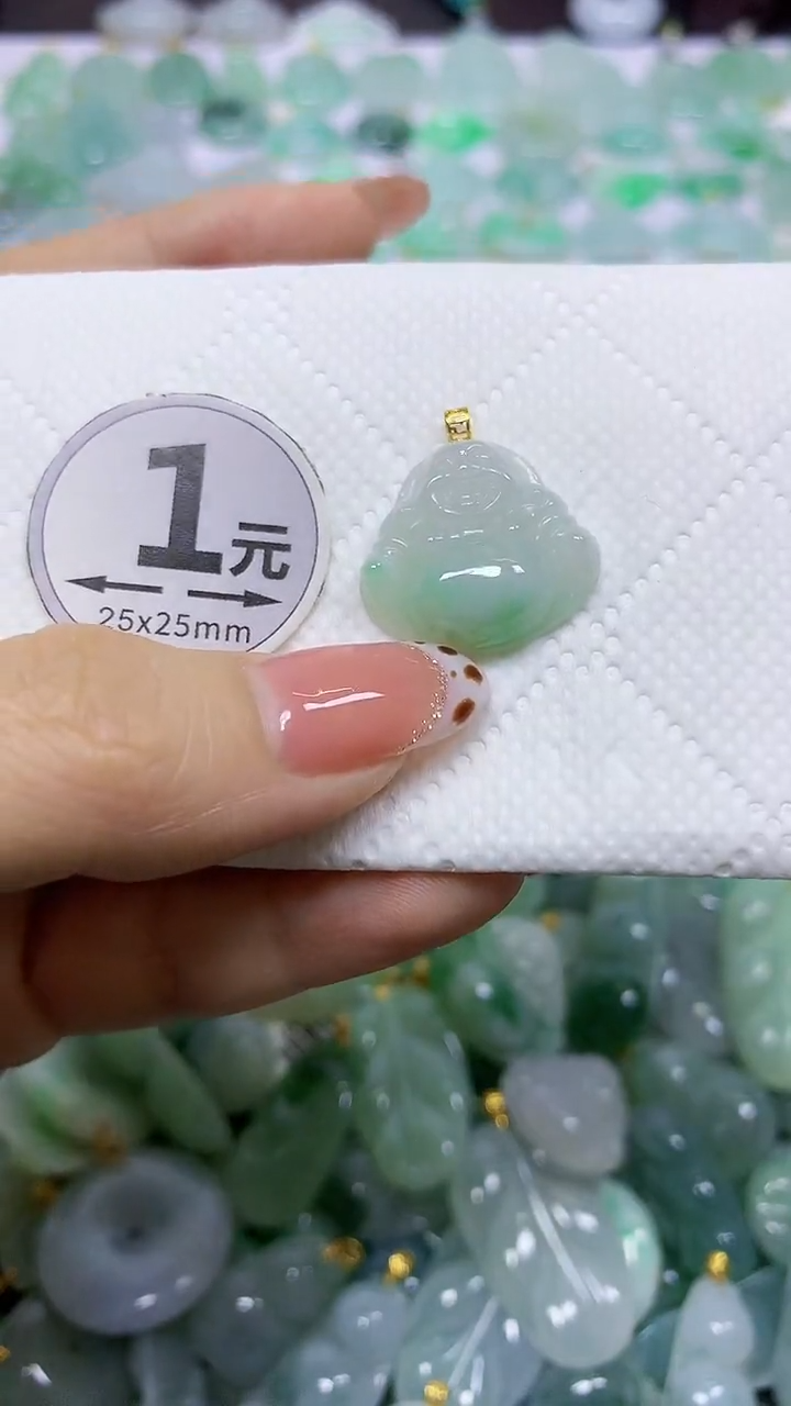 颈饰18K金镶嵌翡翠天然翡翠A货