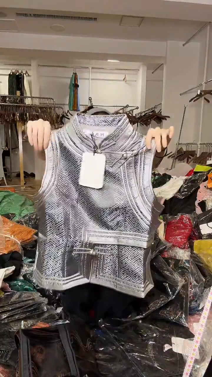 马甲       L码        105-115斤