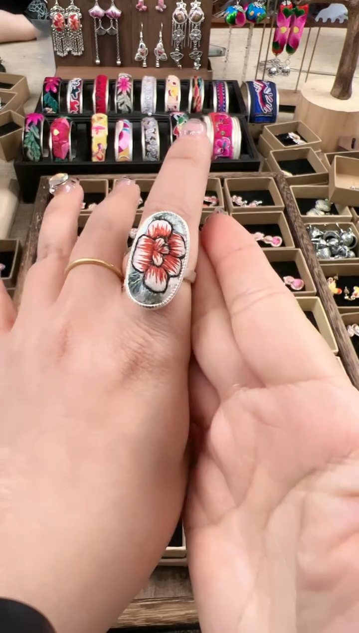 【闪购商品】织绣民族风老绣饰品137