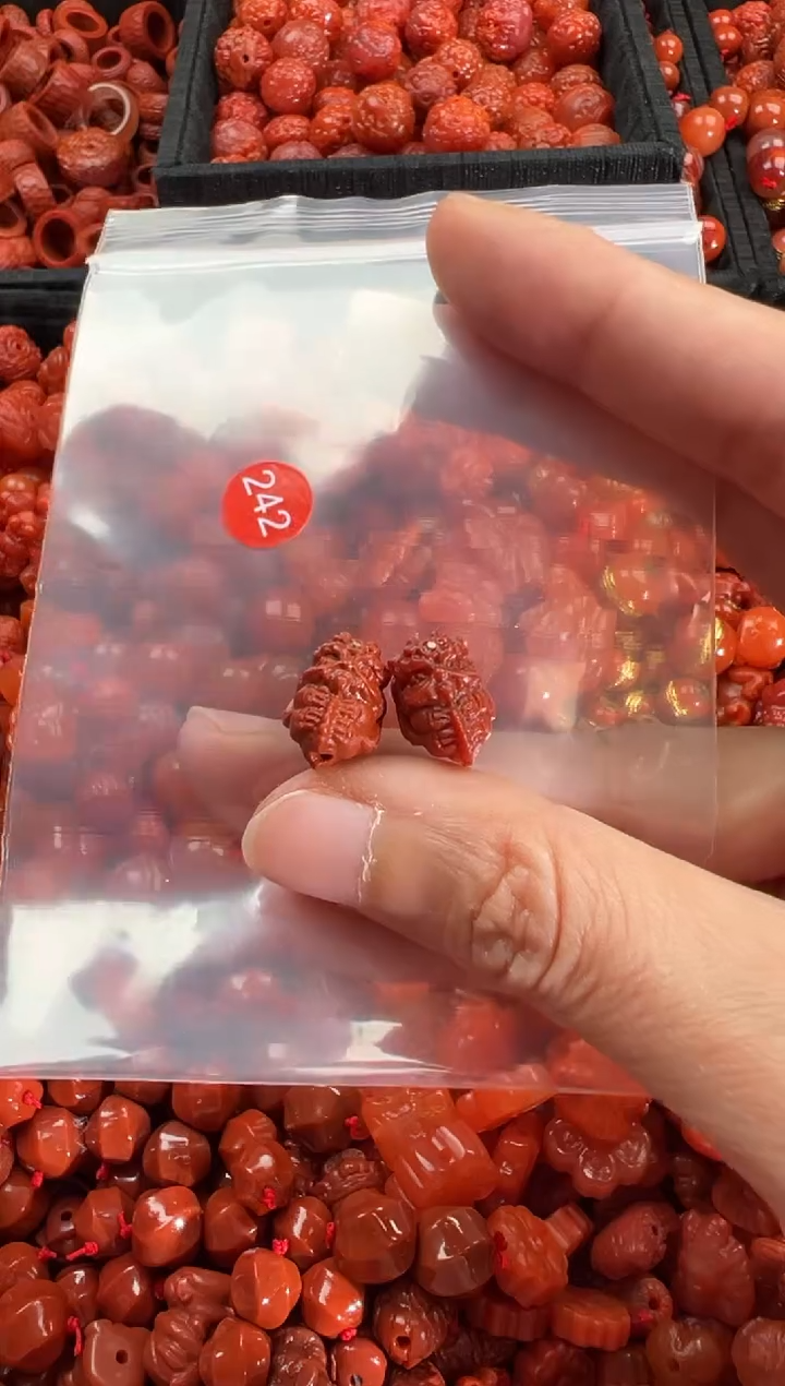 【闪购商品】南红玛瑙颈饰未镶嵌1