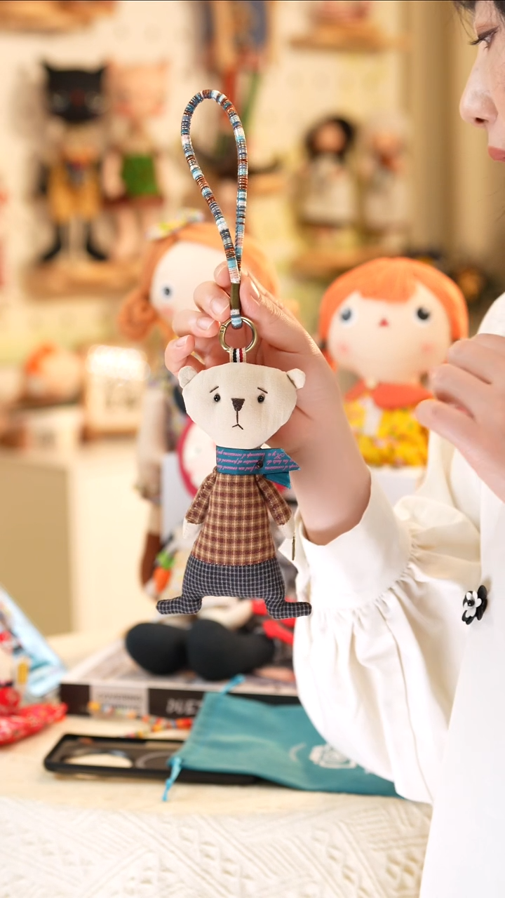 棉设计师款—委屈熊挂件