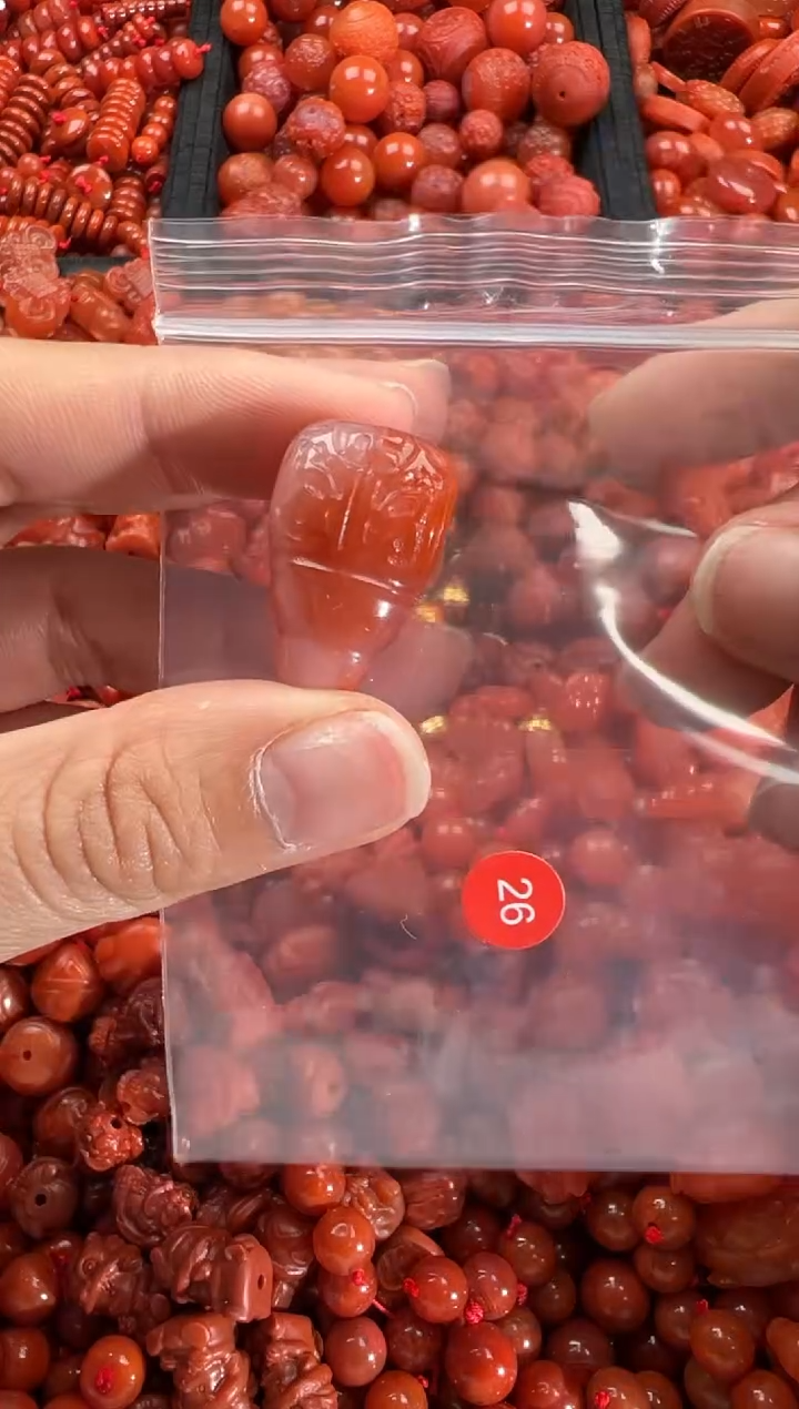 【闪购商品】南红玛瑙颈饰未镶嵌1