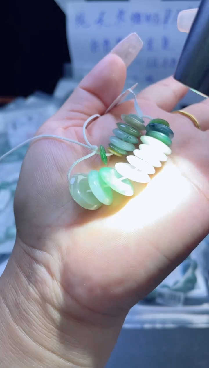 未镶嵌戒指翡翠挂件