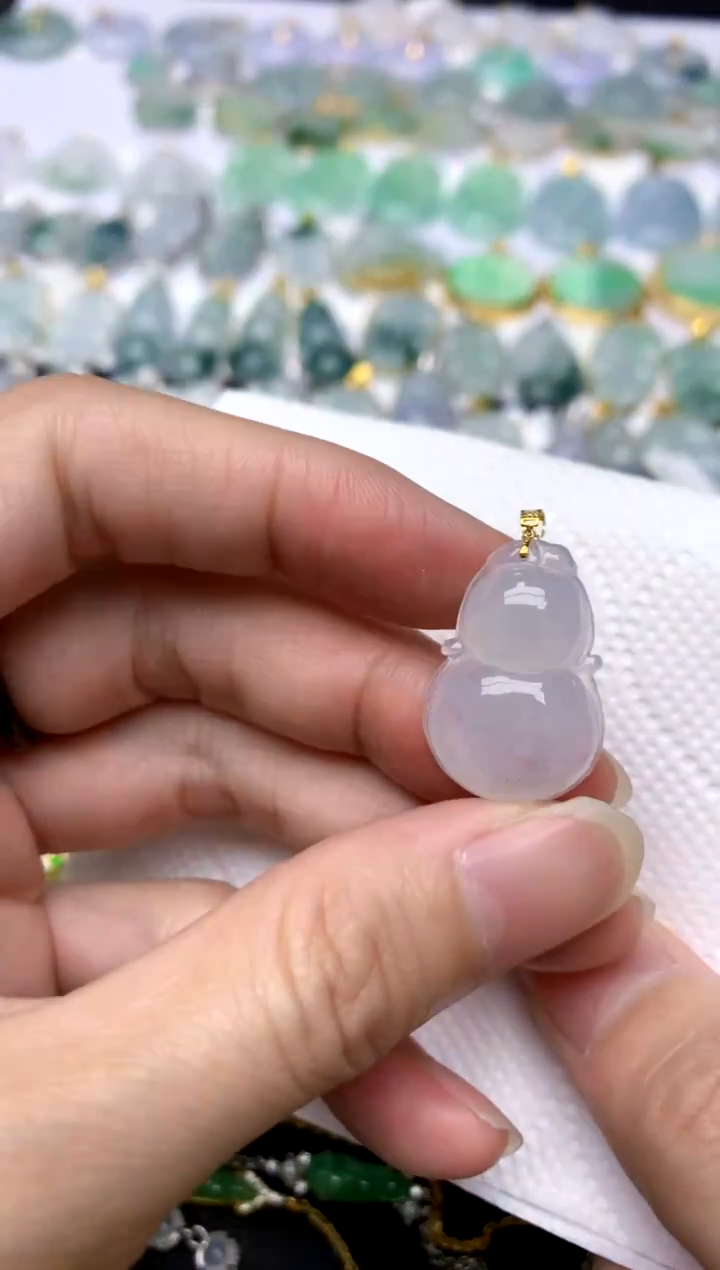 颈饰18K金镶嵌翡翠天然A货翡翠