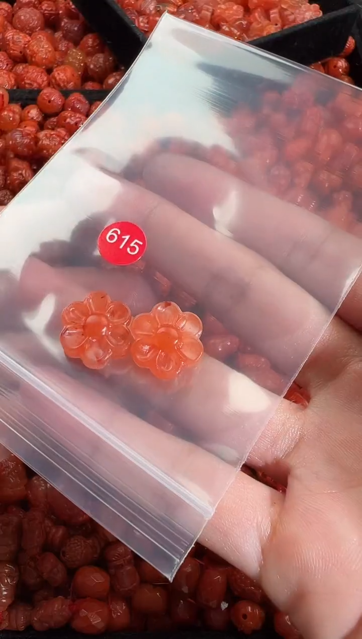 颈饰未镶嵌南红玛瑙1