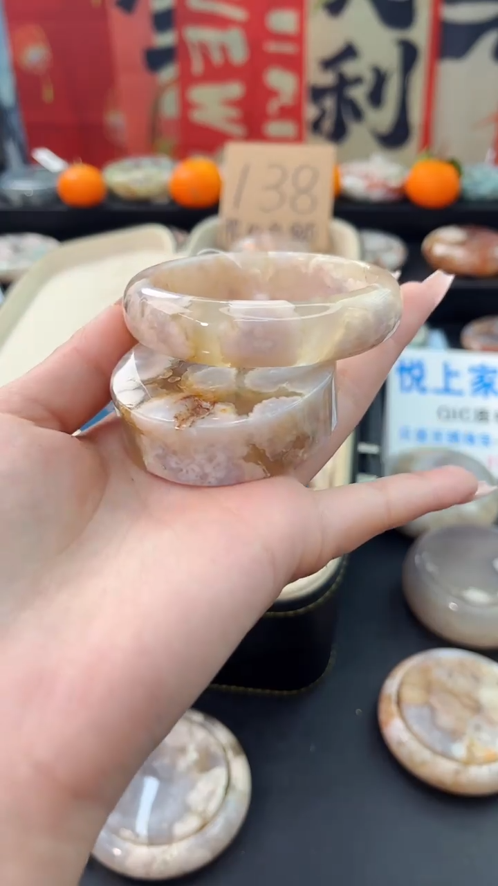 【闪购商品】石英质玉手镯未镶嵌赠送镯心（55圈口）