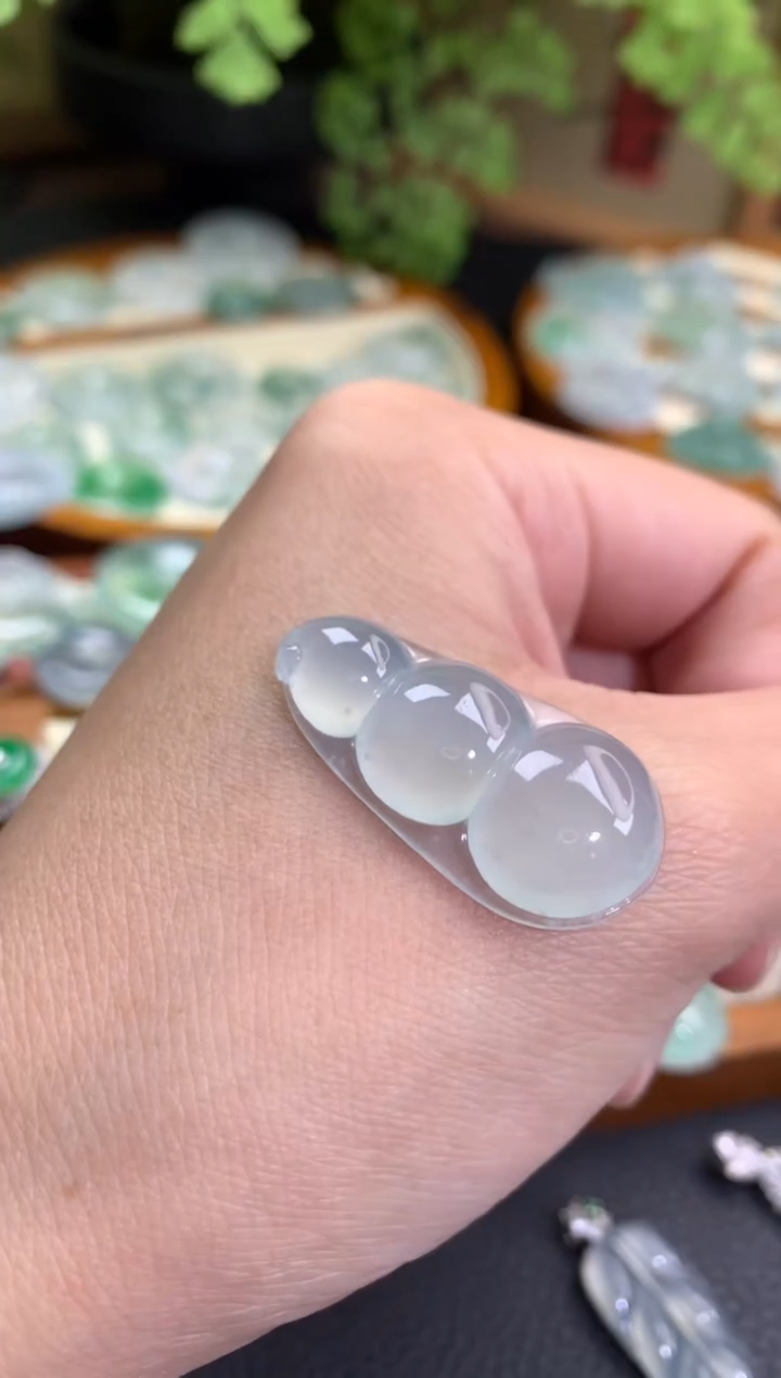 【闪购商品】翡翠颈饰未镶嵌福豆