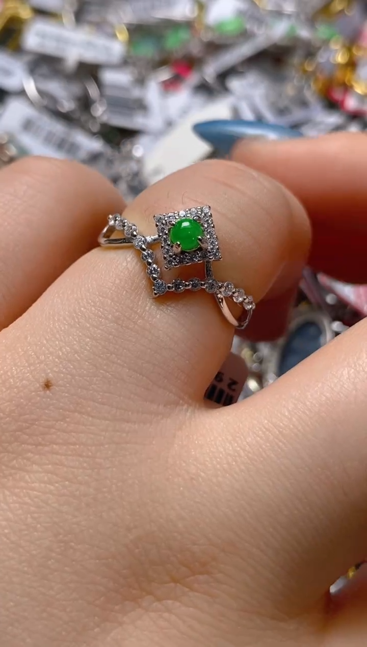 银S925镶嵌戒指翡翠百内无证书