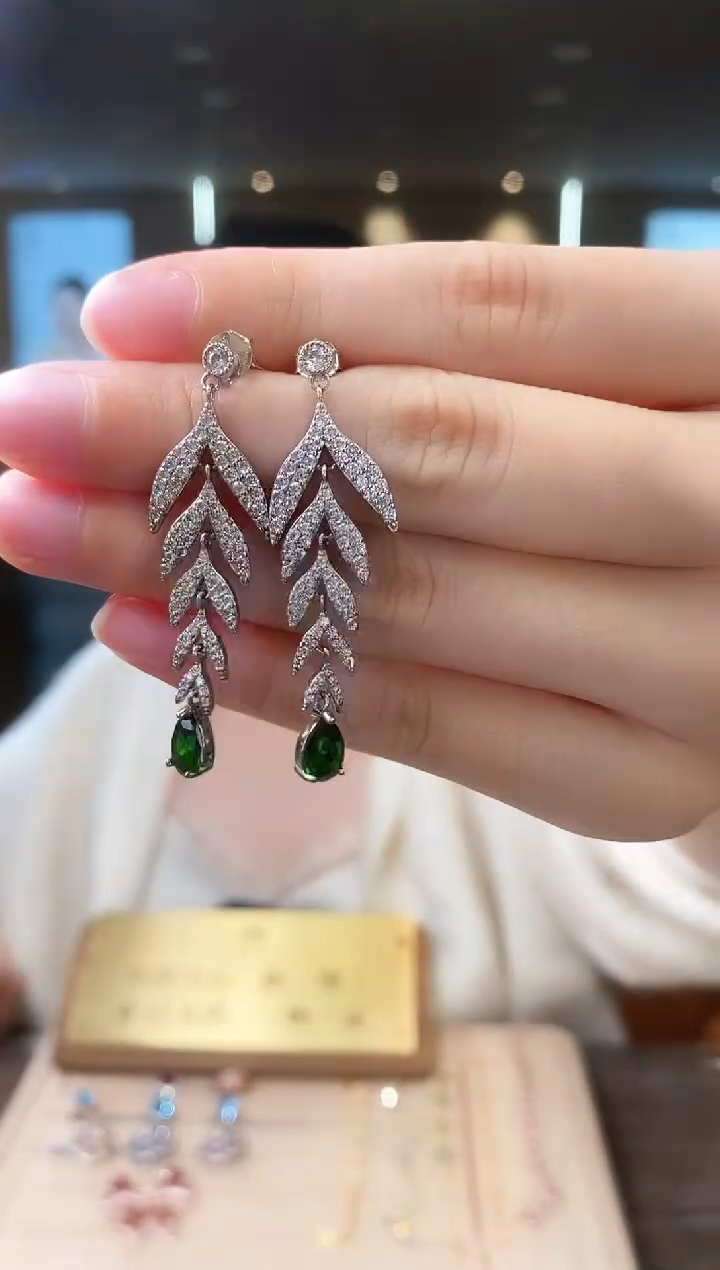 【闪购商品】透辉石耳饰银S925镶嵌03