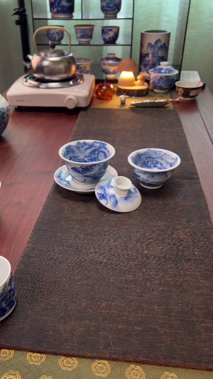 【闪购商品】景德镇手工手绘微瑕山水两件套