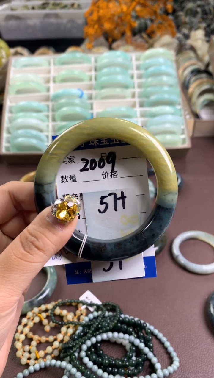 【闪购商品】蛇纹石玉手镯未镶嵌2009