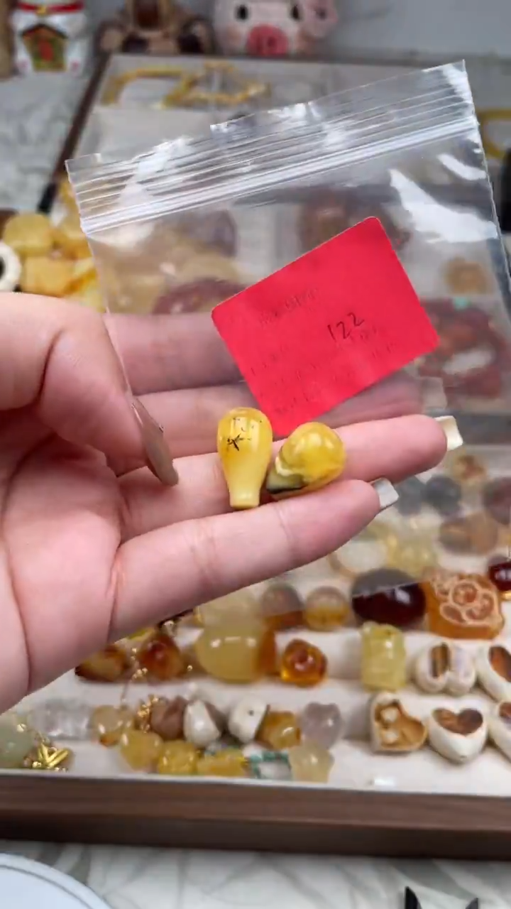 裸石琥珀未镶嵌l**a122/瑕疵
