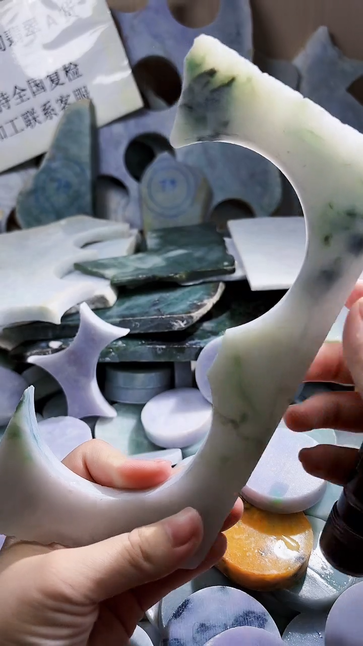 翡翠未镶嵌颈饰翡翠A货 姜谭899