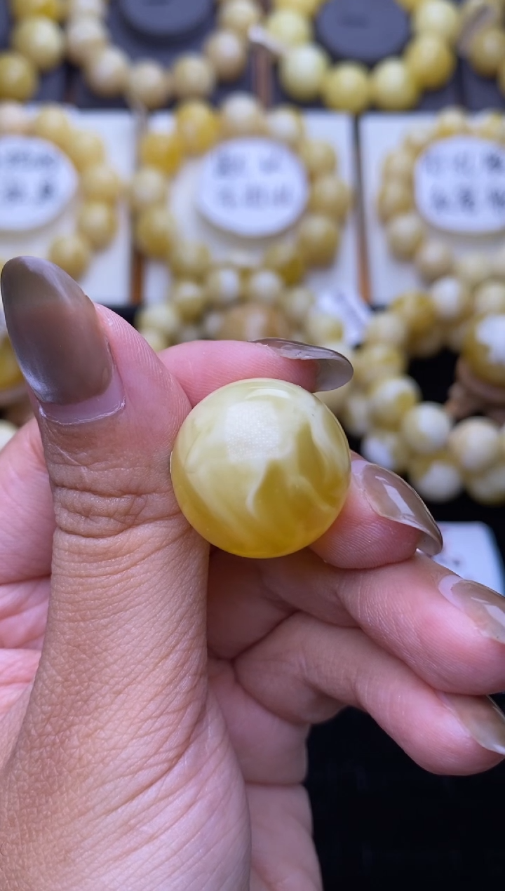 裸石琥珀未镶嵌大小姐珠宝80