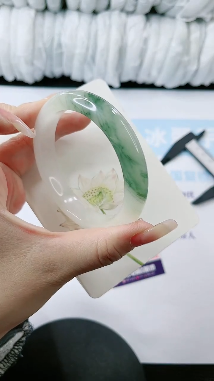 【闪购商品】石英质玉手镯未镶嵌多样性发货V699