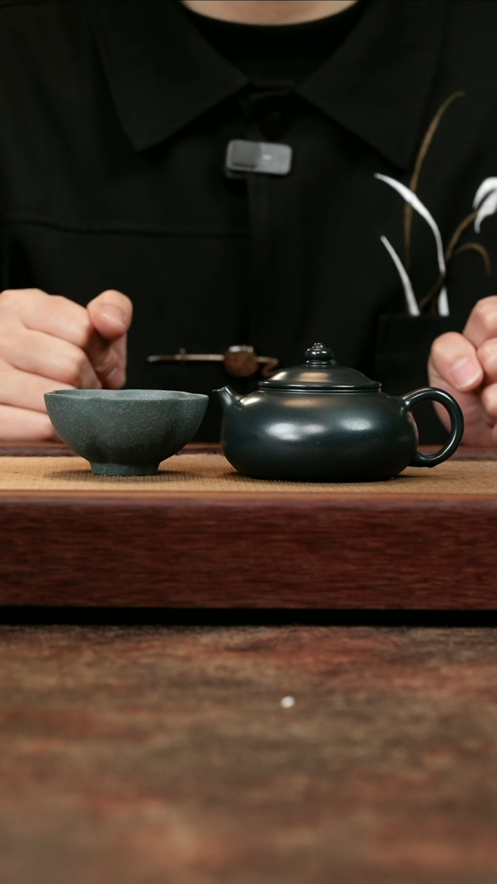 【闪购商品】紫砂茶壶九龄君子兰寒江