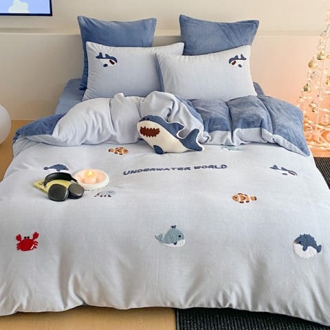 A类卡通小鲨鱼加厚牛奶绒四件套加绒床单被套宿舍三件套（送抱枕