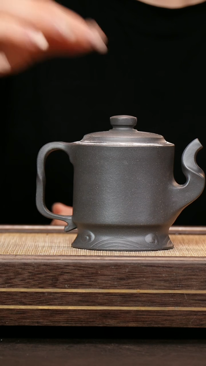 茶壶紫砂茉**嗅天青泥 一统天下