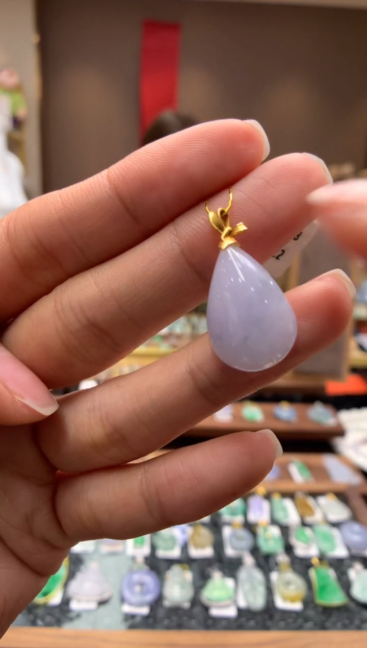 【闪购商品】翡翠颈饰18K金镶嵌水滴