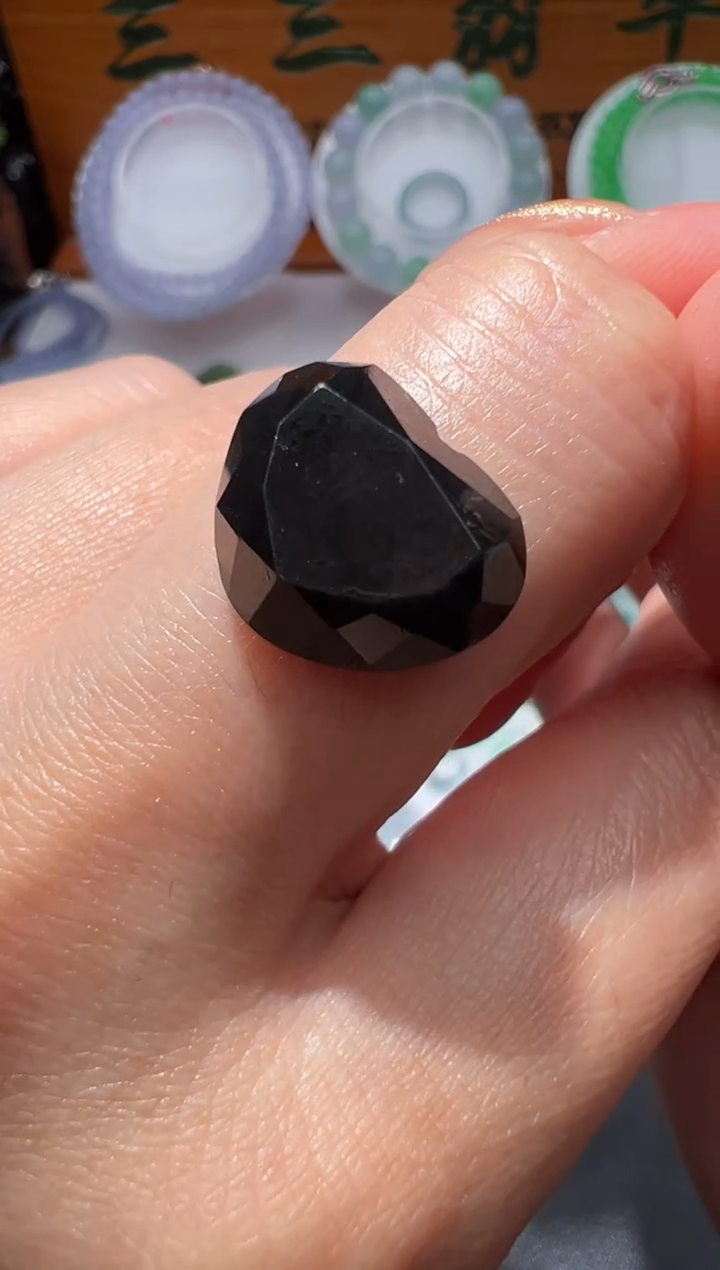 【闪购商品】定制翡翠未镶嵌11.9*14.5*5.3爱心