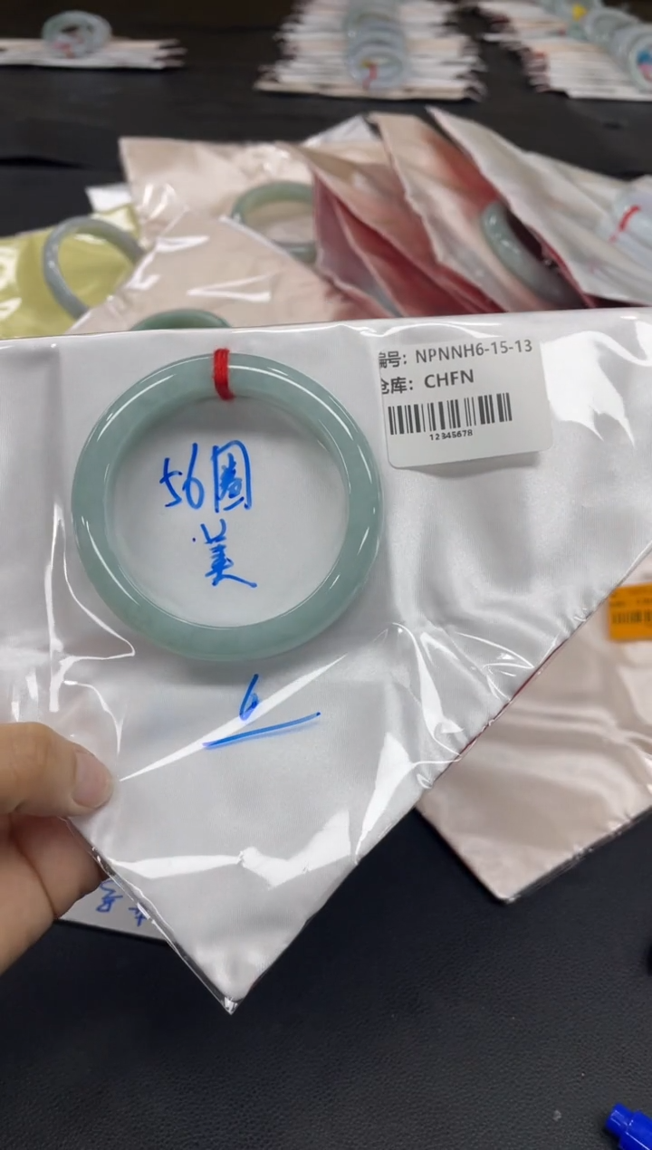 未镶嵌手镯翡翠翡翠手镯