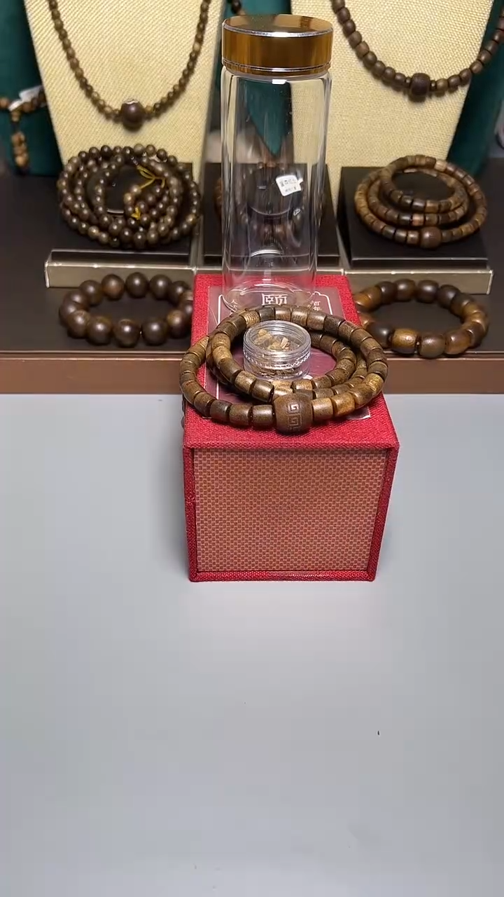 沉香富森红土0.8桶珠三圈