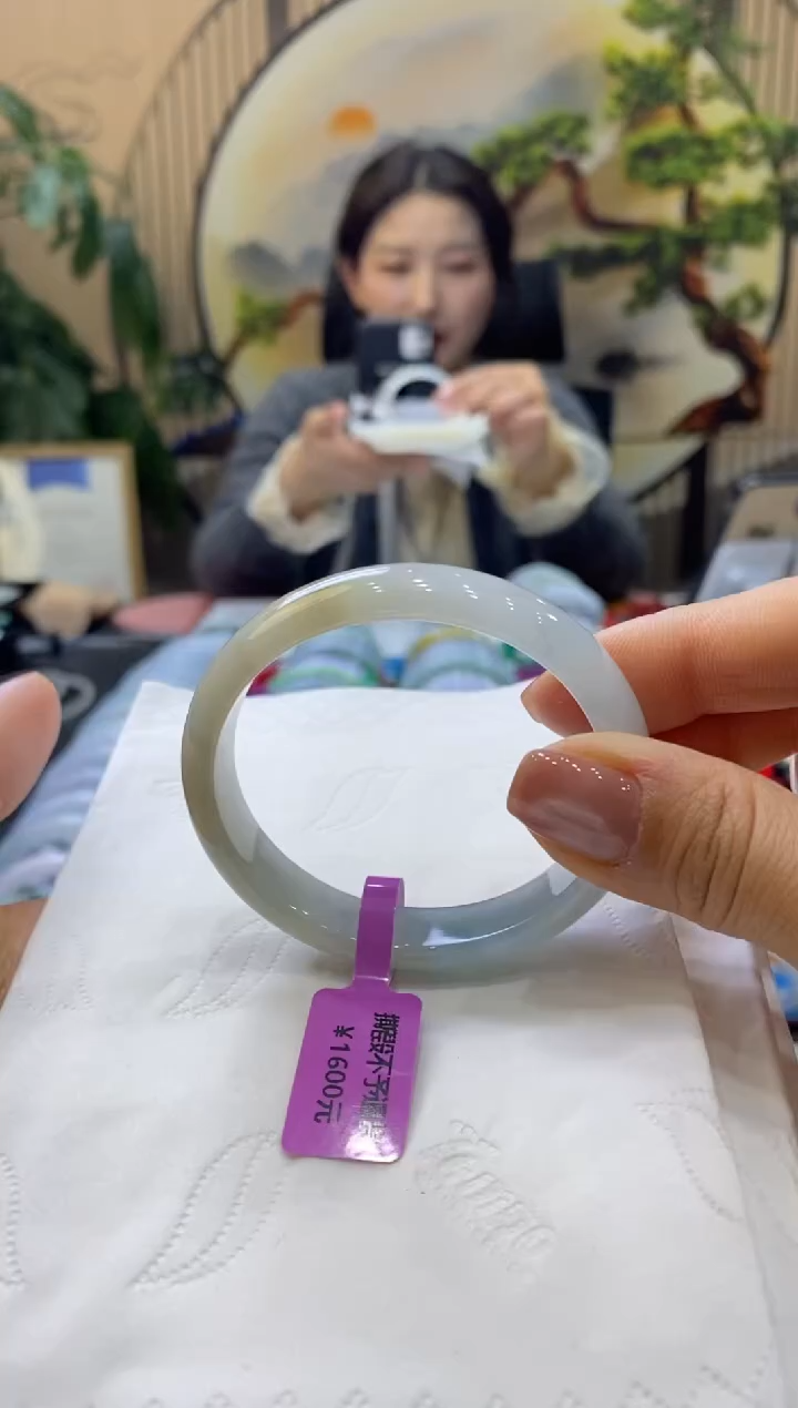 【闪购商品】翡翠手镯未镶嵌99901786