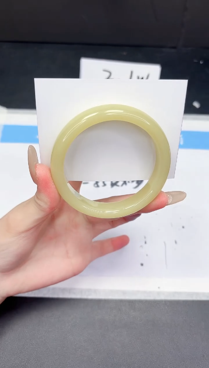 【闪购商品】石英质玉手镯未镶嵌292-60