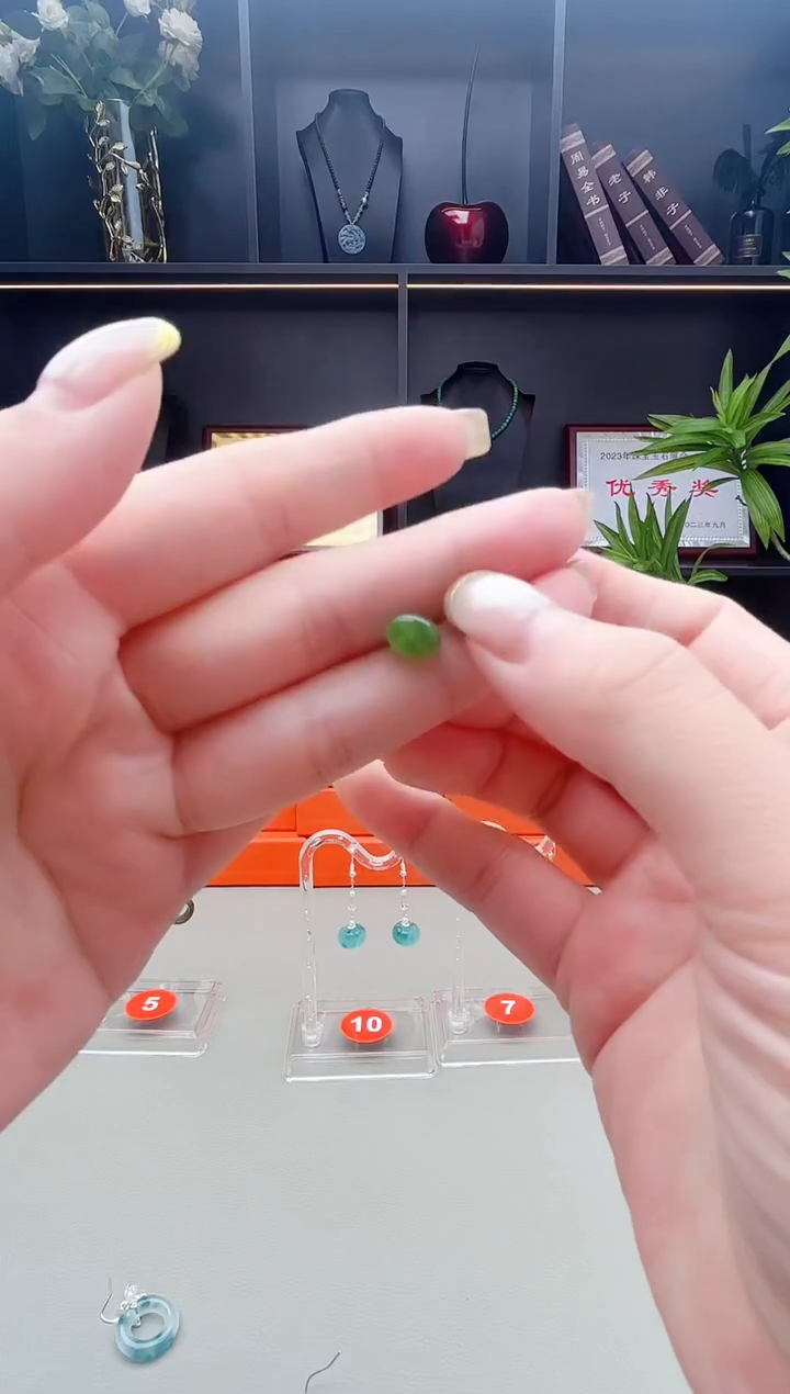 未镶嵌和田玉耳饰碧玉耳钉   蛋面