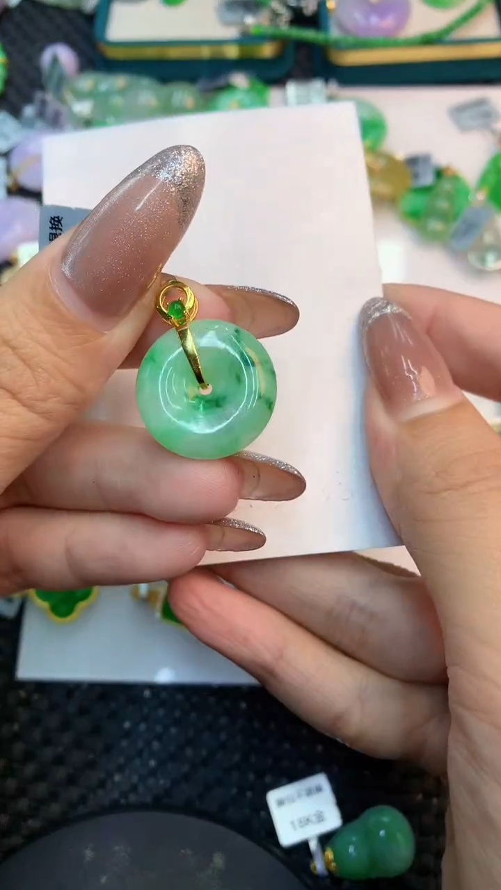 颈饰未镶嵌翡翠1