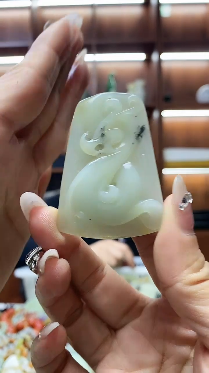 未镶嵌岫玉挂件 