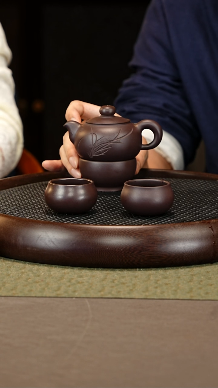 茶壶紫砂88 张彩萍 黑墩头 卡盖芙蓉珠160c