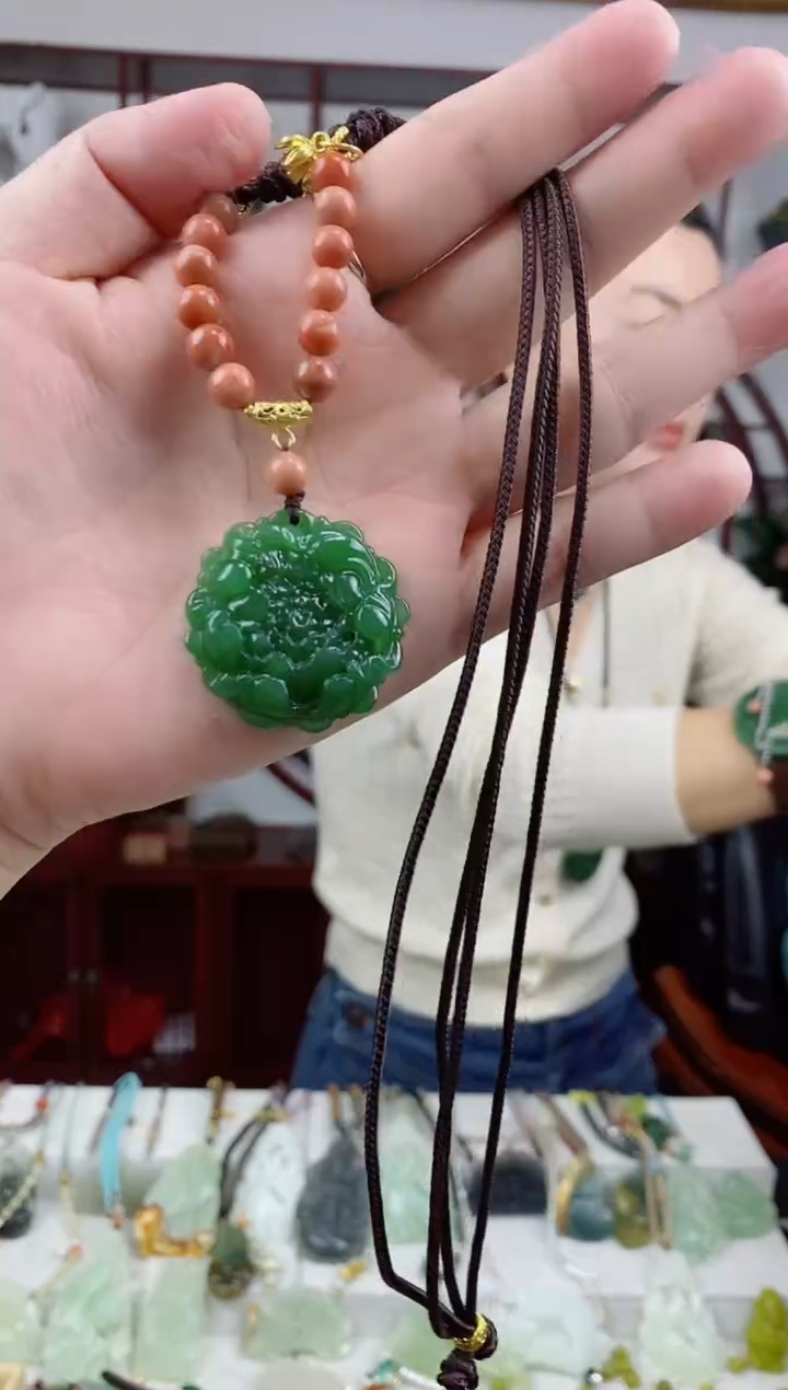 颈饰未镶嵌和田玉花开富贵