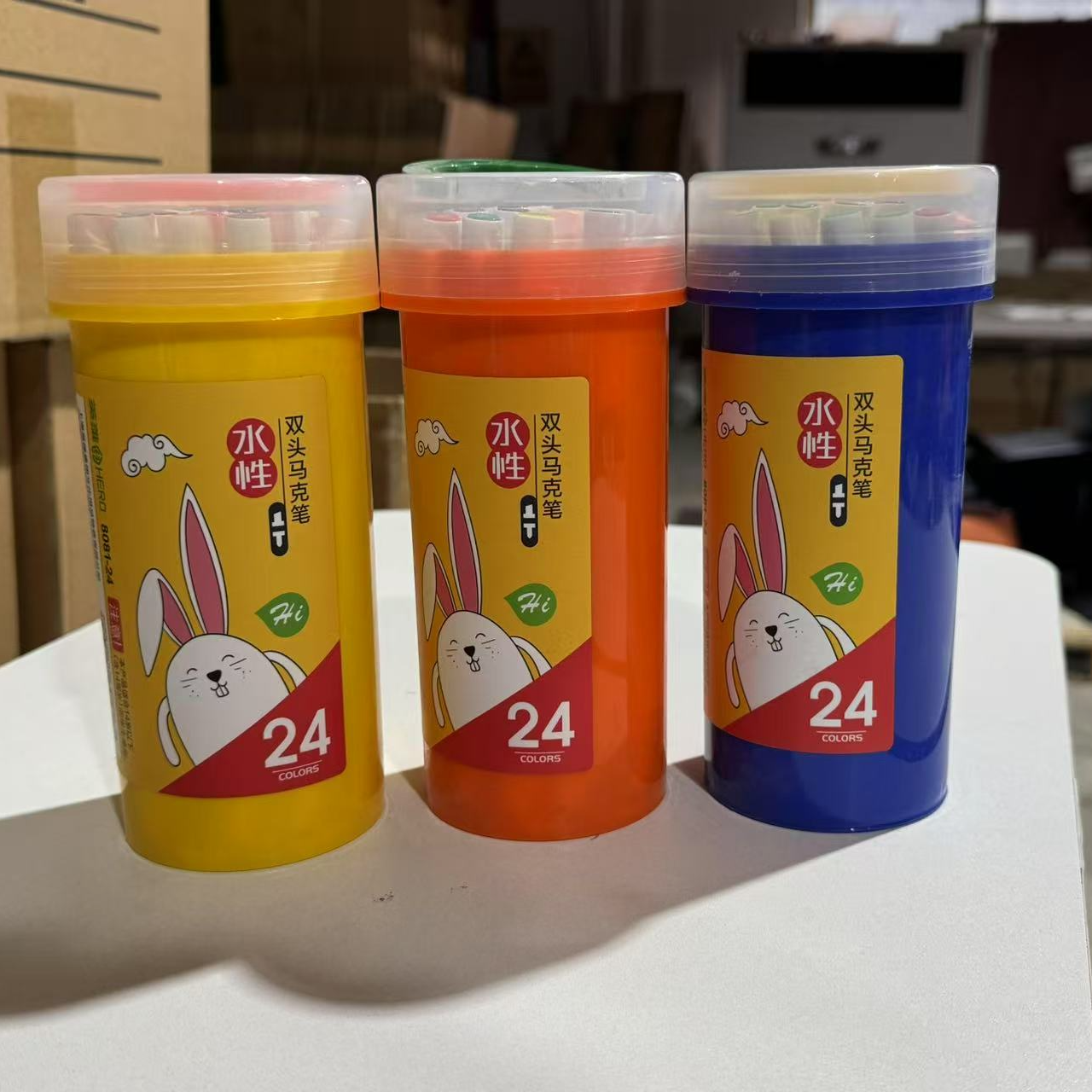 8081-24色水性双头马克笔一盒