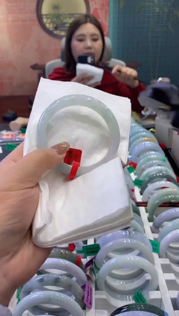 【闪购商品】翡翠手镯未镶嵌多人0012030