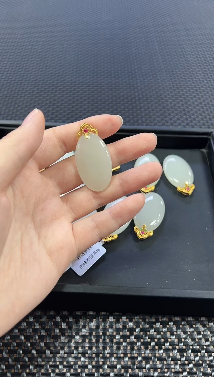 【闪购商品】和田玉吊坠18K金镶嵌羊脂白玉吊坠(多样性发一件)