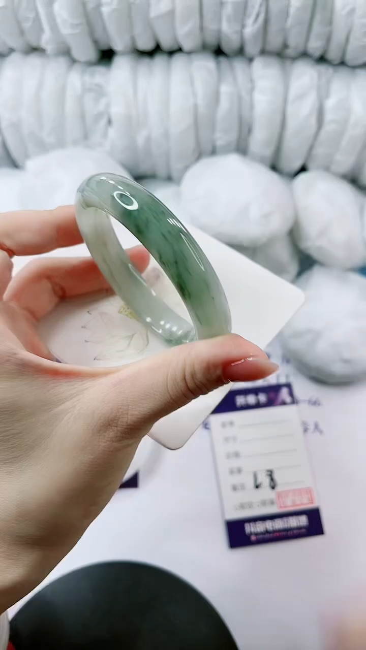 【闪购商品】石英质玉手镯未镶嵌多样性发货L8