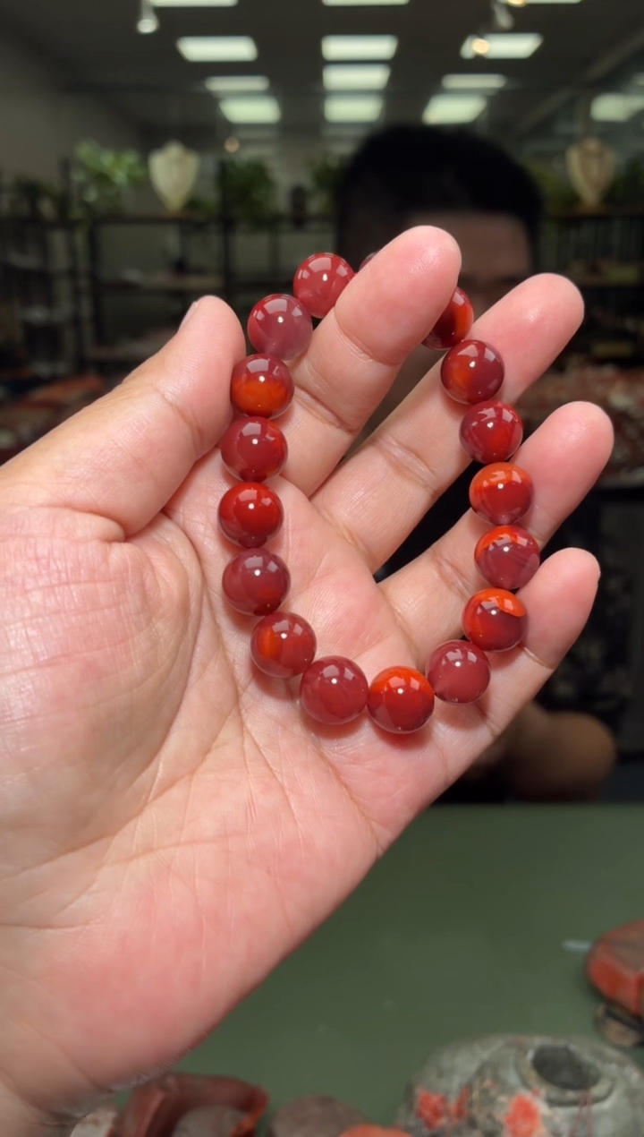 未镶嵌手串南红玛瑙单圈手串一条约11mm多样性发货