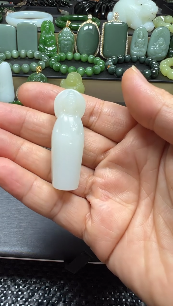 颈饰未镶嵌和田玉【老马】和田玉羊脂白的素衣观音