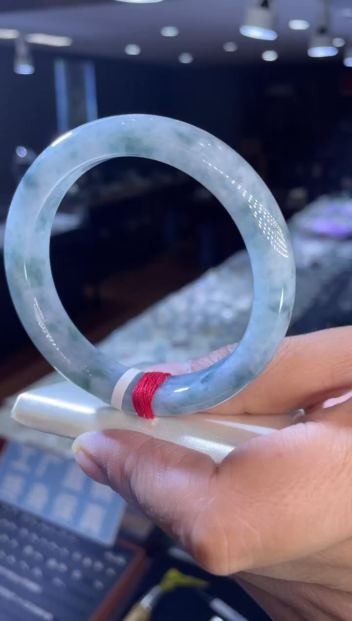 未镶嵌手镯翡翠正圈