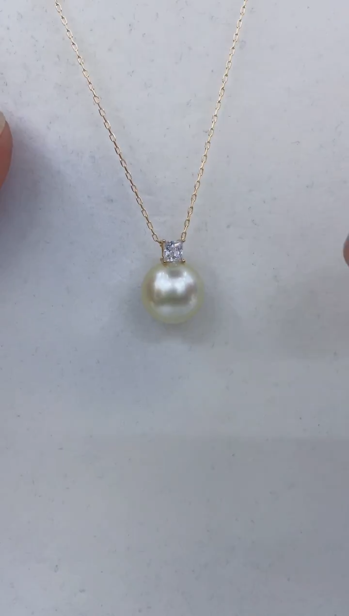 18K金镶嵌吊坠(赠链)海水珍珠  