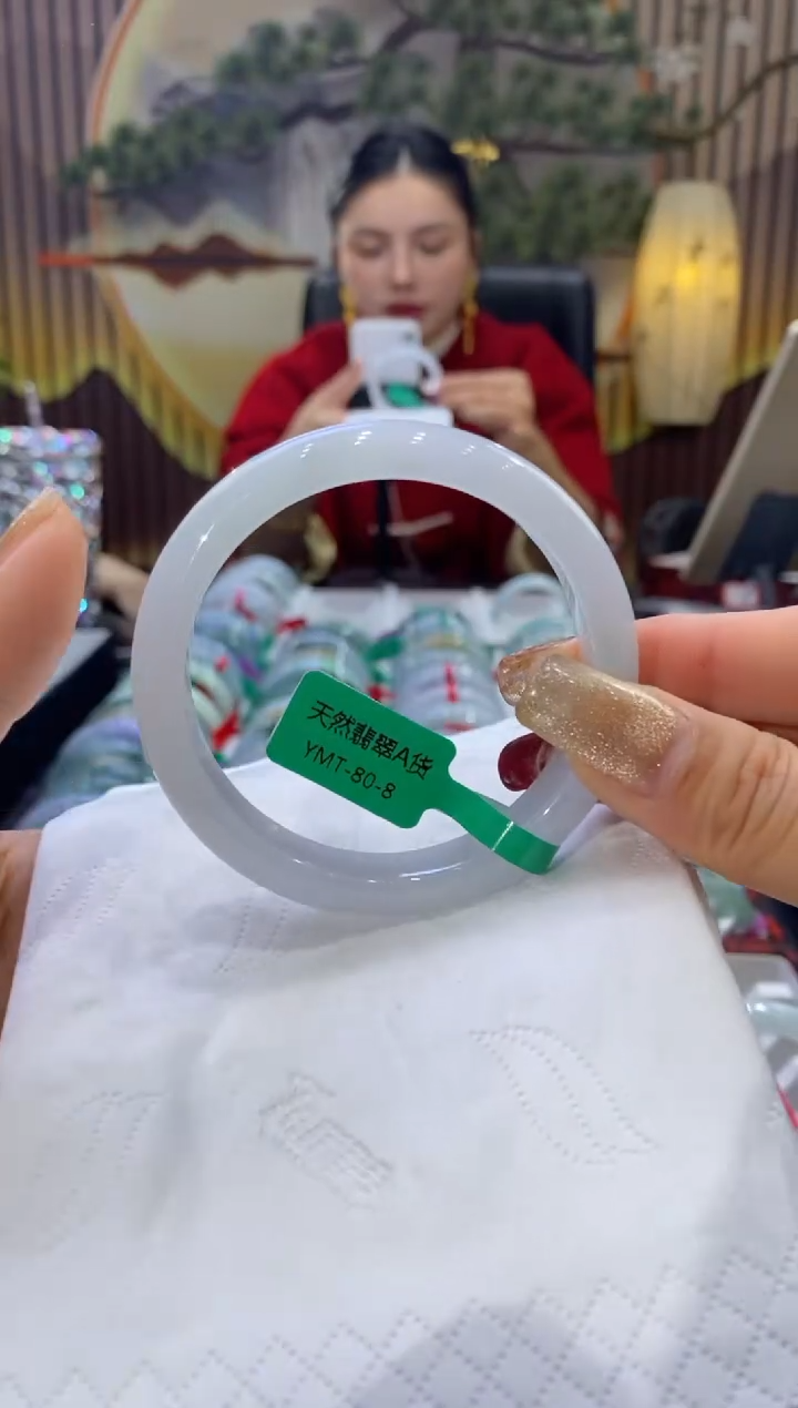 【闪购商品】翡翠手镯未镶嵌多人08065