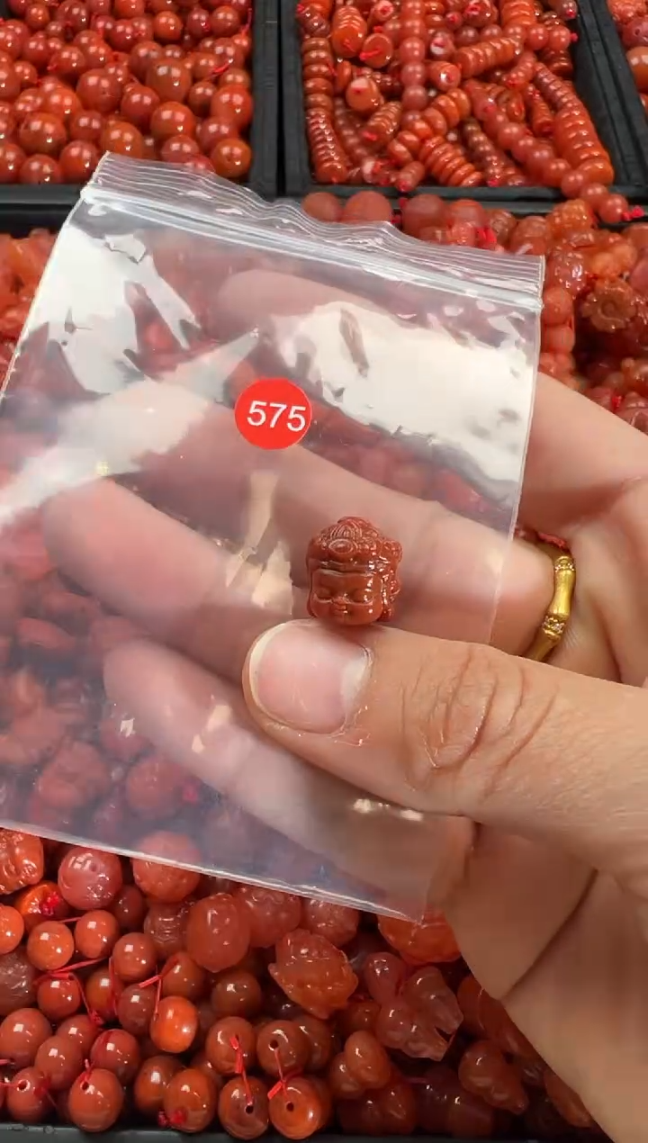 【闪购商品】南红玛瑙颈饰未镶嵌1