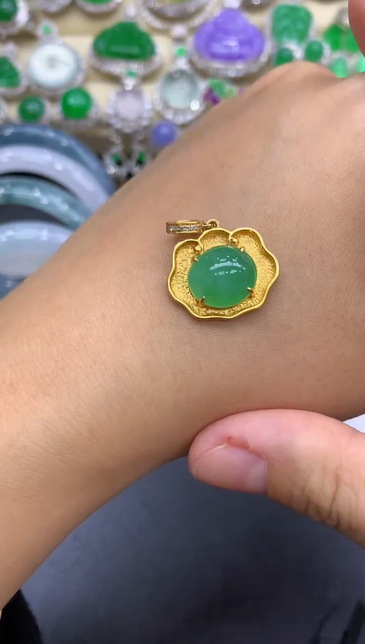 颈饰18K金镶嵌翡翠253-中国好珍宝