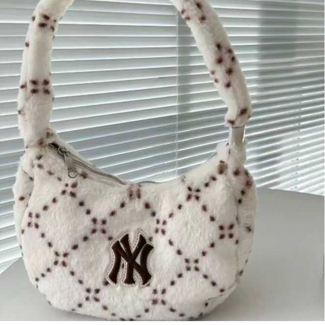 MLB-3ABQM0836-老花毛绒腋下包