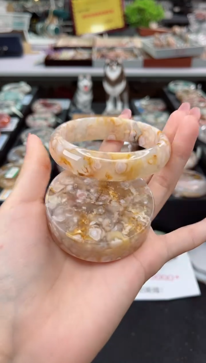 【闪购商品】石英质玉手镯未镶嵌58圈口（赠品镯心）3321803