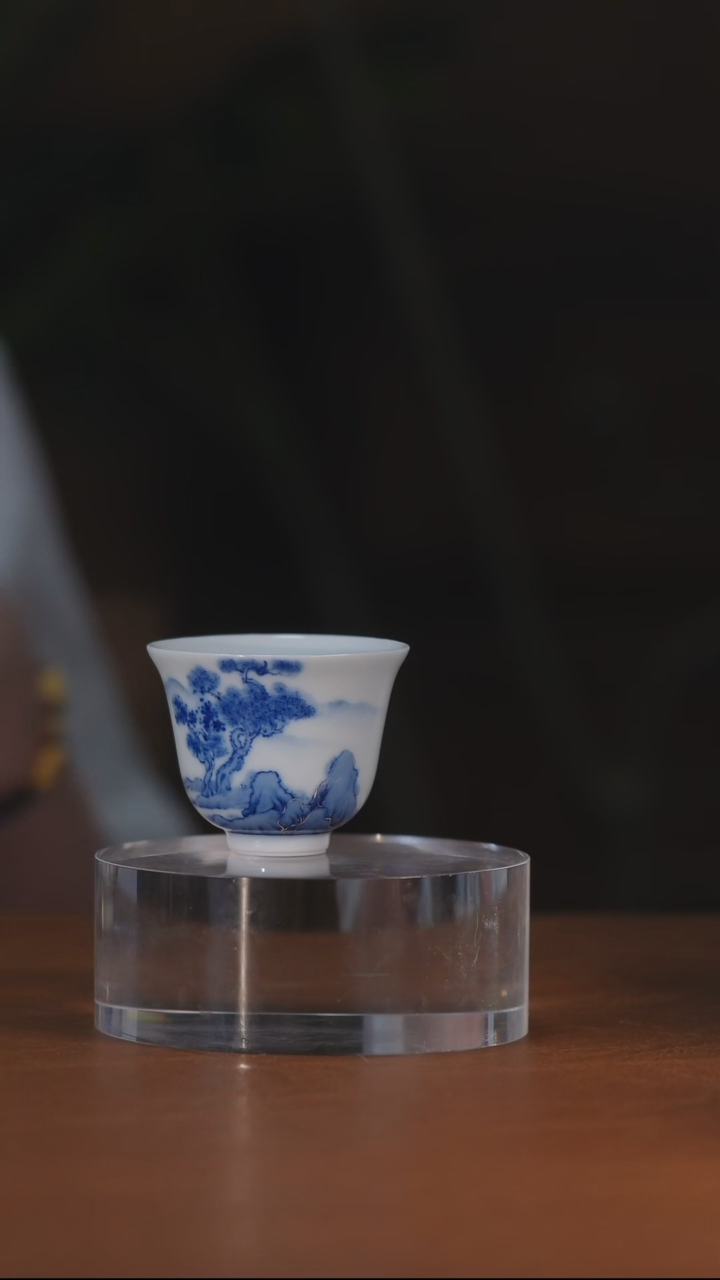 青花银刻松闻香杯 
