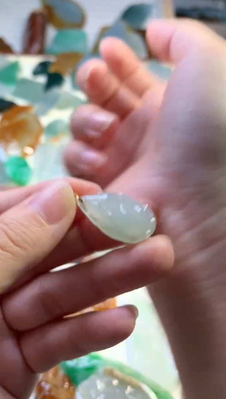 【闪购商品】翡翠颈饰18K金镶嵌吊坠