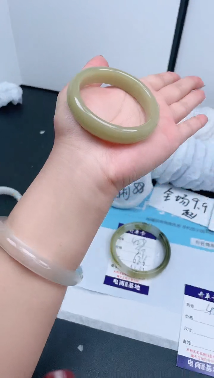 【闪购商品】石英质玉手镯未镶嵌429-55