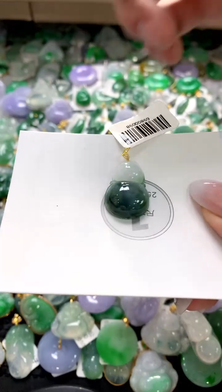 颈饰18K金镶嵌翡翠1111111111111111